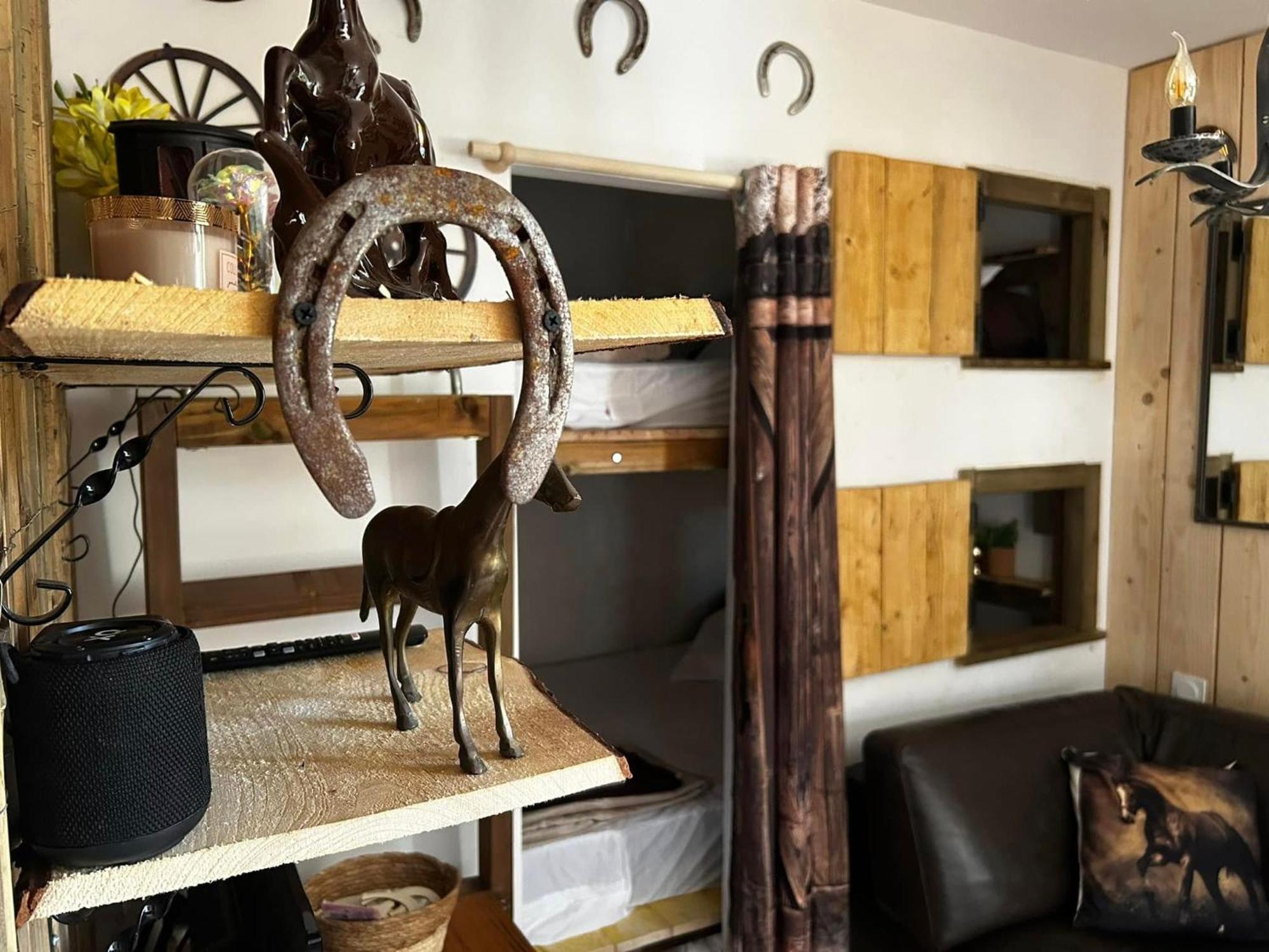 Les Chambres De Paulette A Theme Le Ranch Sainte-Marie-la-Mer Exterior foto
